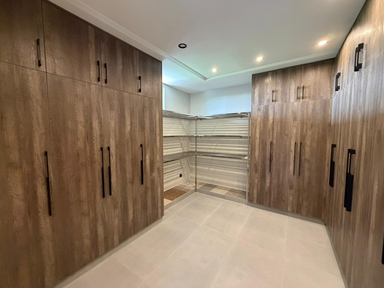 ©  Arise Builders & Developers